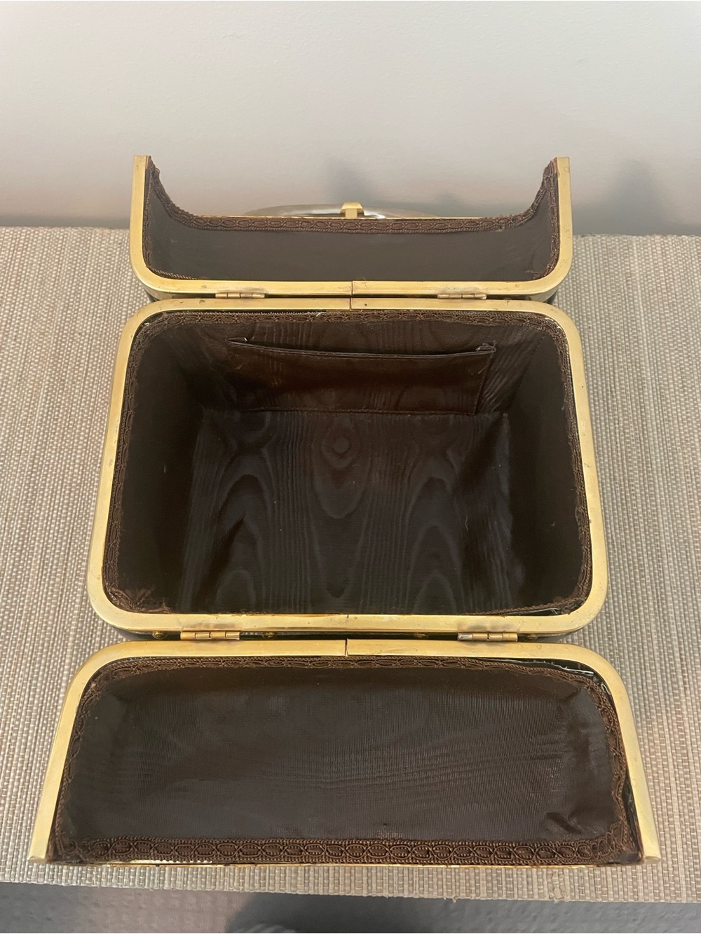 Vintage Delill Box Vanity Handbag - Picture 2 of 4